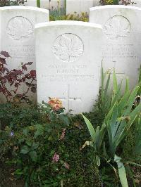 Canada Cemetery Tilloy Les Cambrai - Hunt, E